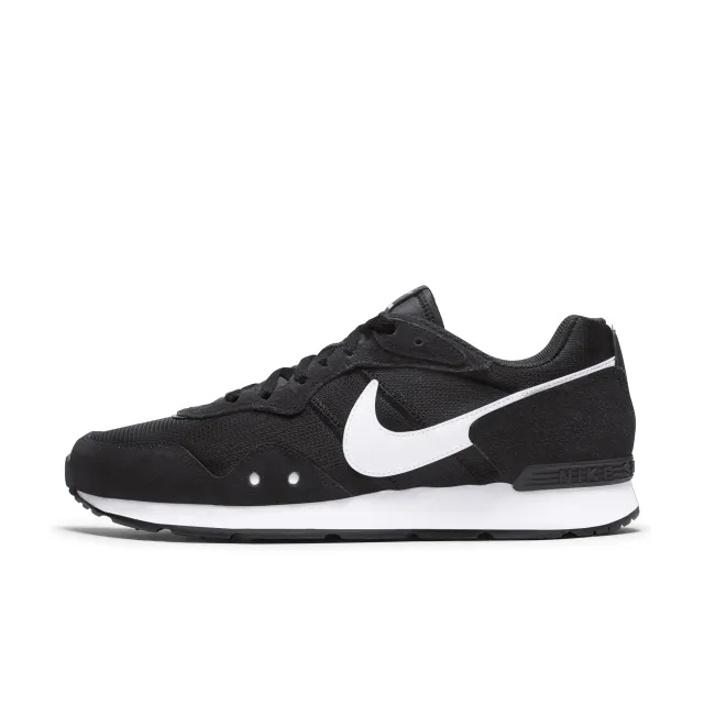 Nike  VENTURE RUNNER  men's Shoes (Trainers) in Black