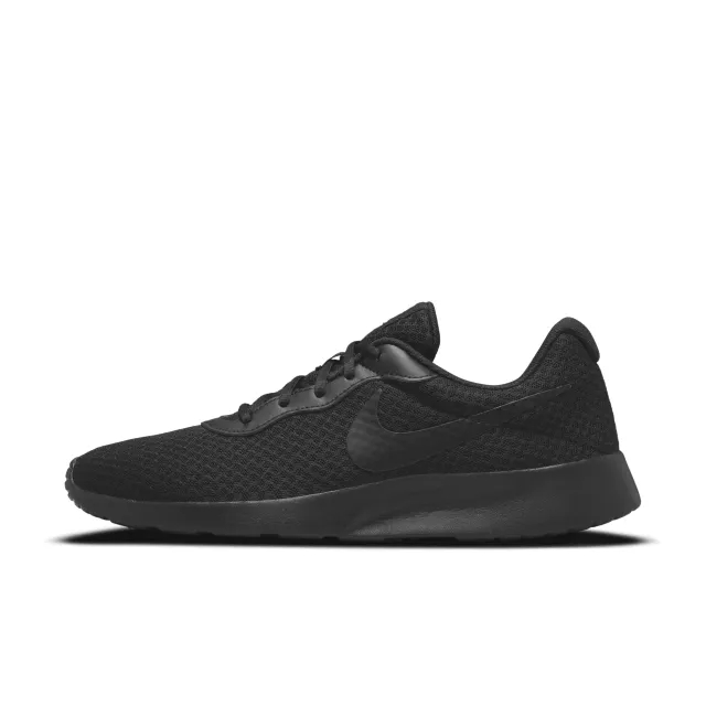 Nike  NIKE TANJUN  men's Shoes (Trainers) in Black