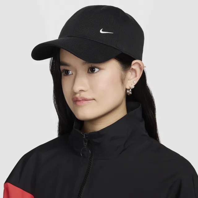 Nike Club Swoosh Cap In Black