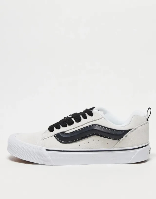 Vans Knu Skool Trainers In White Suede