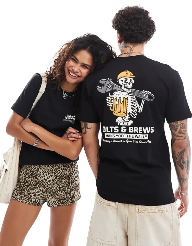 Vans  Wrenched SS  men's T shirt in Black