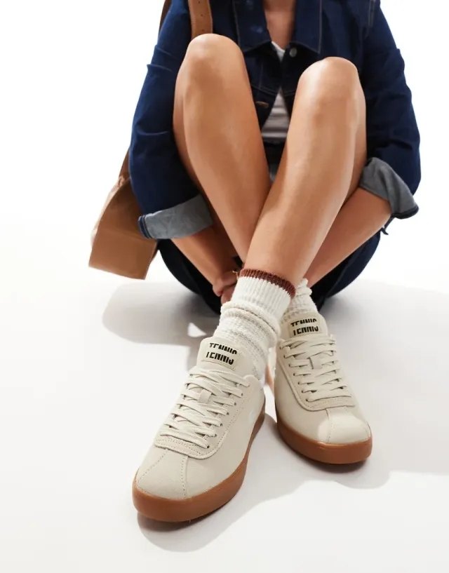 Lacoste Women's Baseshot Suede Sneakers - Beige/Gum