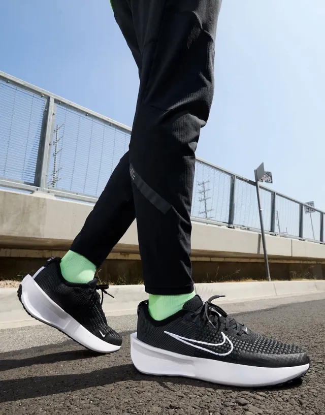 Nike Interact Run Men's Road Running Shoes - Blue