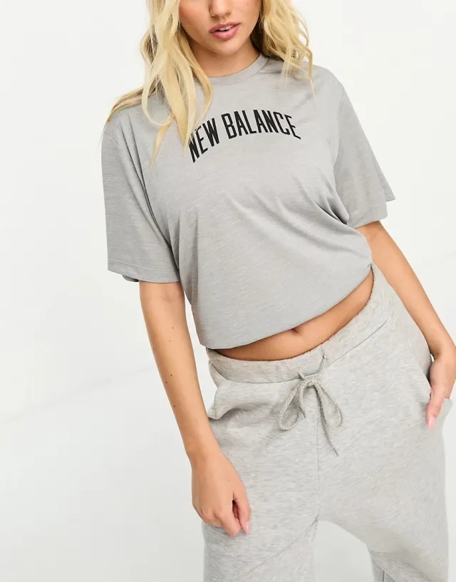 New Balance Relentless Oversized Tee In Grey Marl