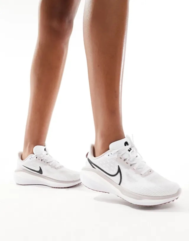 Nike Vomero 17 Women's Running Shoes - SP24