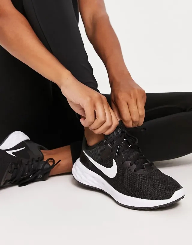 Nike  Nike Revolution 6 Next Nature  women's Sports Trainers (Shoes) in Black