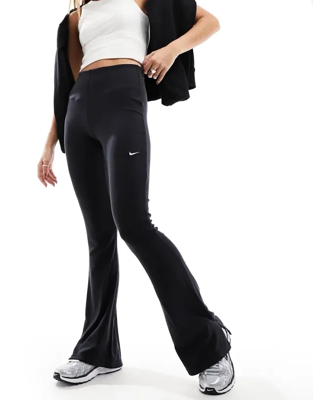 Nike Chill Knit Women Leggings - Black