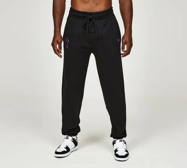 new era Yankees Embroidered Fleece Jogger - Black / Purple