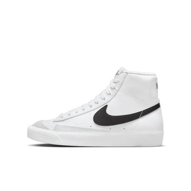 Nike white & black blazer mid 77 Youth trainers