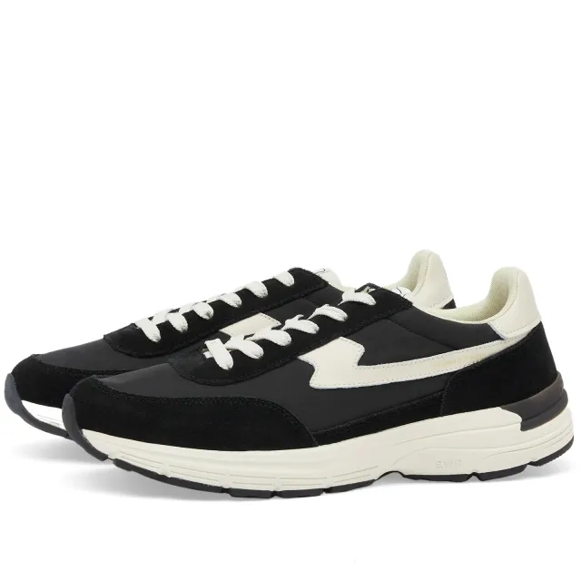 Stepney Workers Club Men's Osier S-Strike Runner Black