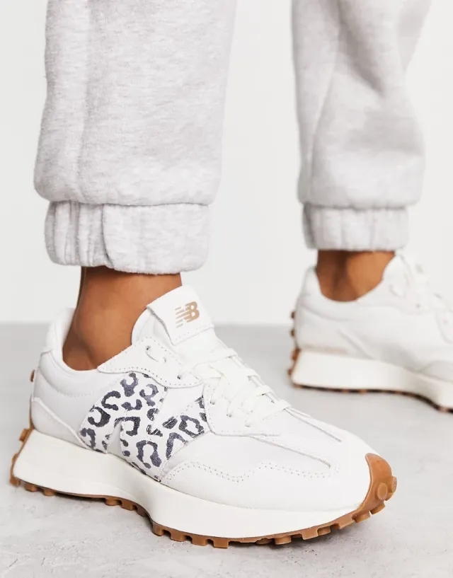 New Balance 327