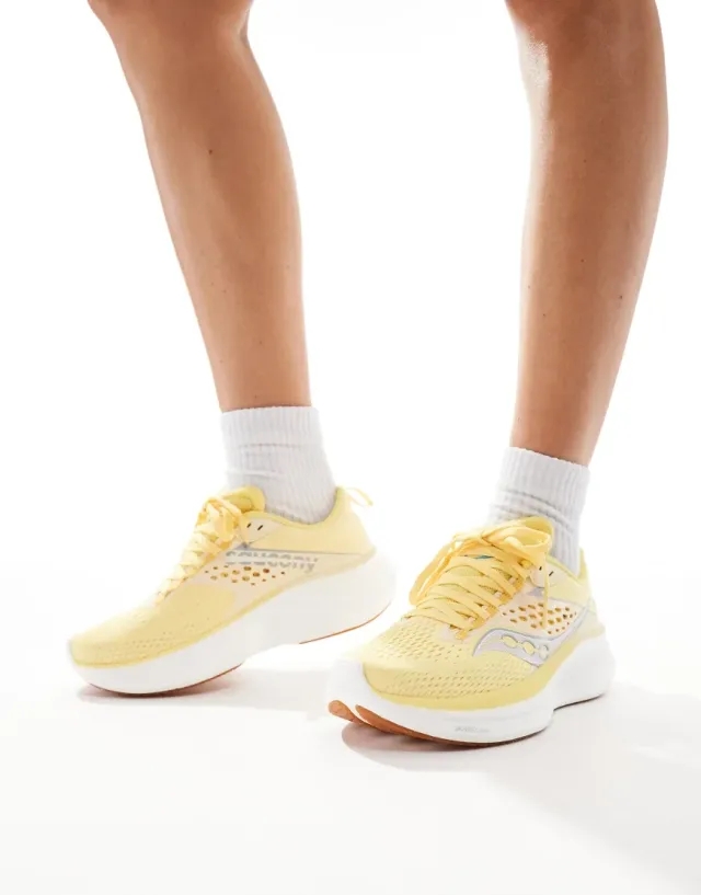 Saucony Ride 17 Neutral Running Shoe Women - Beige, Lemon