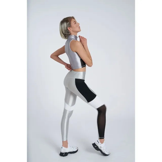 Umbro Athletic Luxe Sports Bra  - Black,Silver