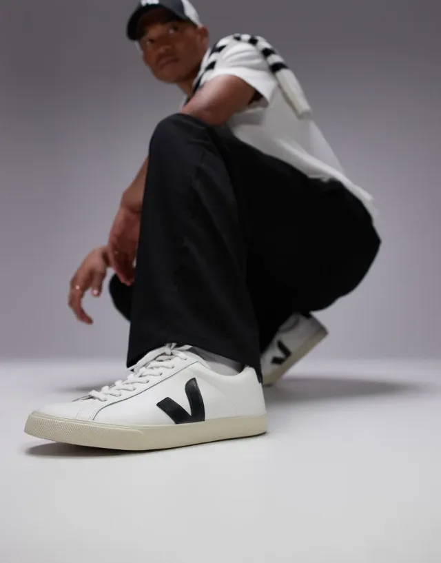 Veja Men's Esplar Leather Trainers