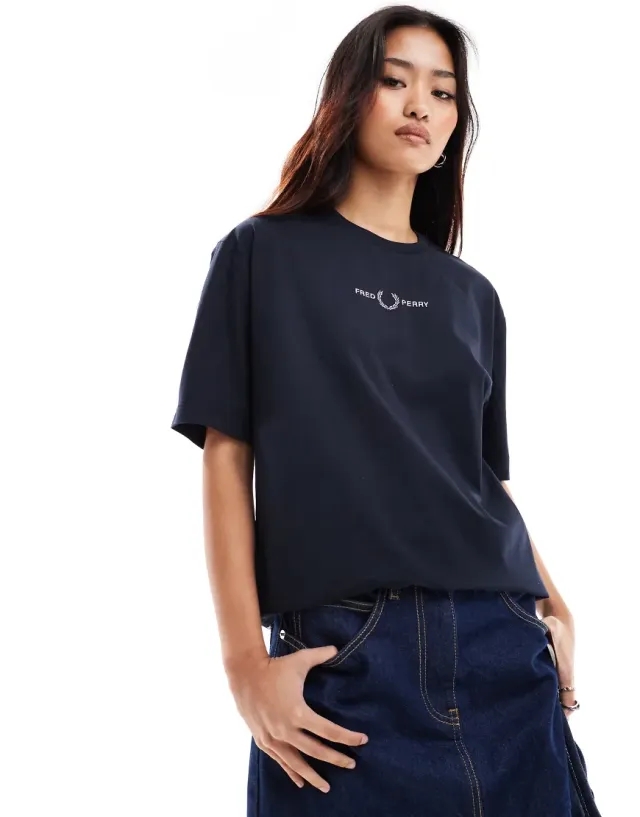 Fred Perry T-Shirt In Navy With Central Logo Embroidery