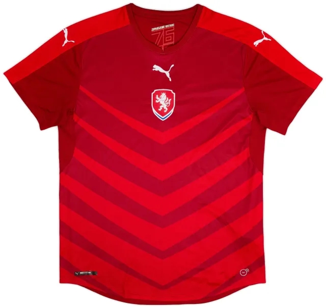Puma 2016-18 Czech Republic Home Shirt - 6/10 - (L)