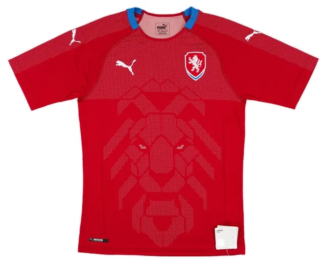 Puma 2018 Czech Republic Home Shirt (S)