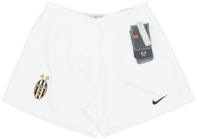 Nike 2004-05 Juventus Home Shorts (L.Boys)