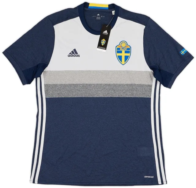 adidas 2016-17 Sweden Away Shirt (L)