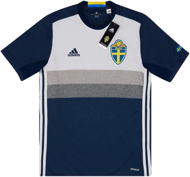 adidas 2016-17 Sweden Away Shirt (S)
