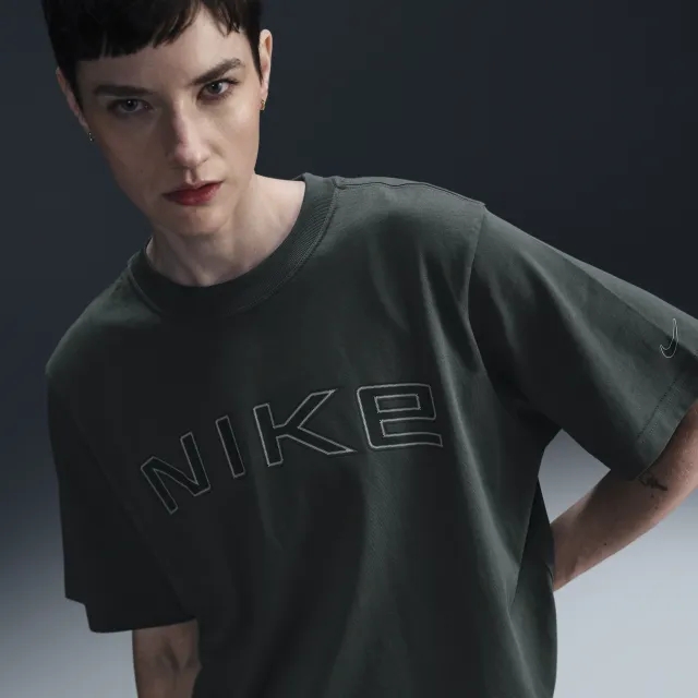 Nike Sportswear Women's Loose Short-Sleeve Graphic T-Shirt - Green - Cotton