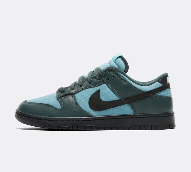 Nike Dunk Low Retro SE Winterised Trainer - Green - Size 8.5 - Green