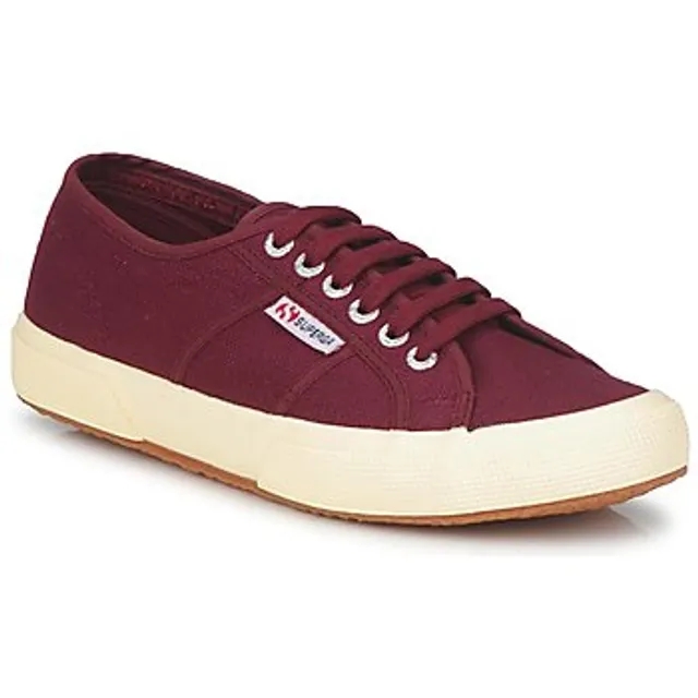 Superga  2750 COTU CLASSIC  women's Shoes (Trainers) in Bordeaux
