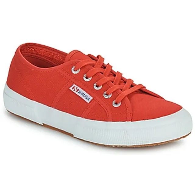 Superga  2750 COTON  women's Shoes (Trainers) in Red