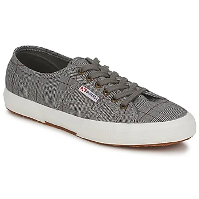Superga  2750  men's Shoes (Trainers) in Grey