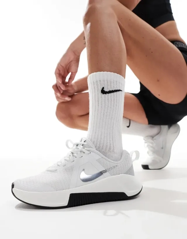 Nike Womens MC 3 Premium
