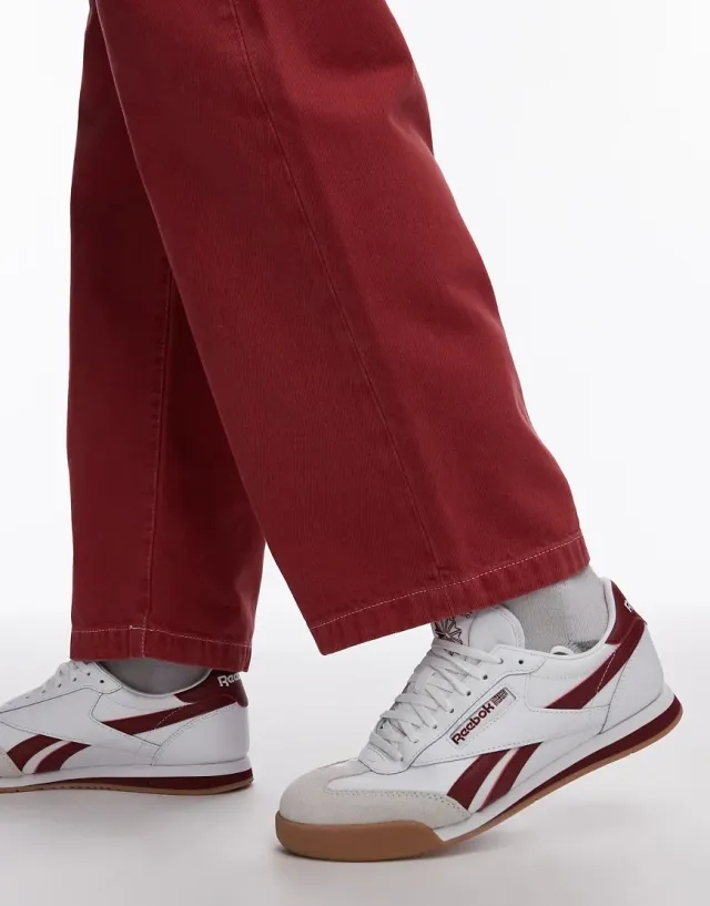 Reebok campio xt trainers in white & red