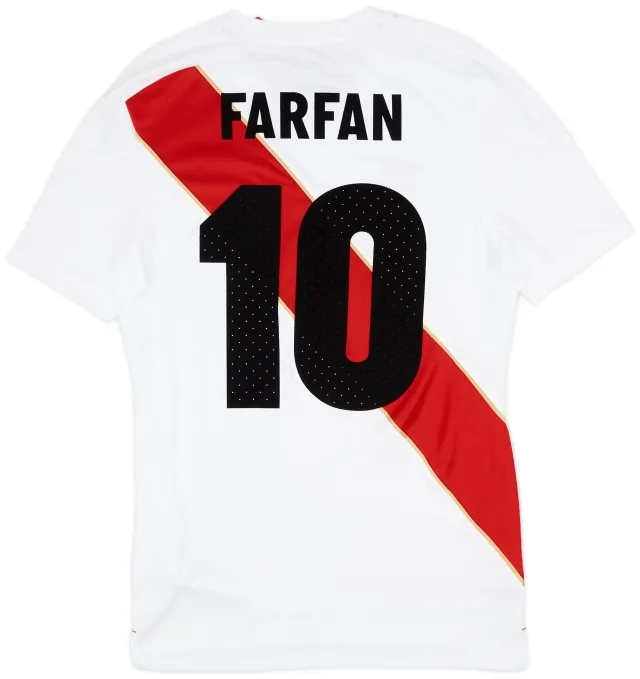 Umbro 2018 Peru Home Shirt Farfan #10 (S)