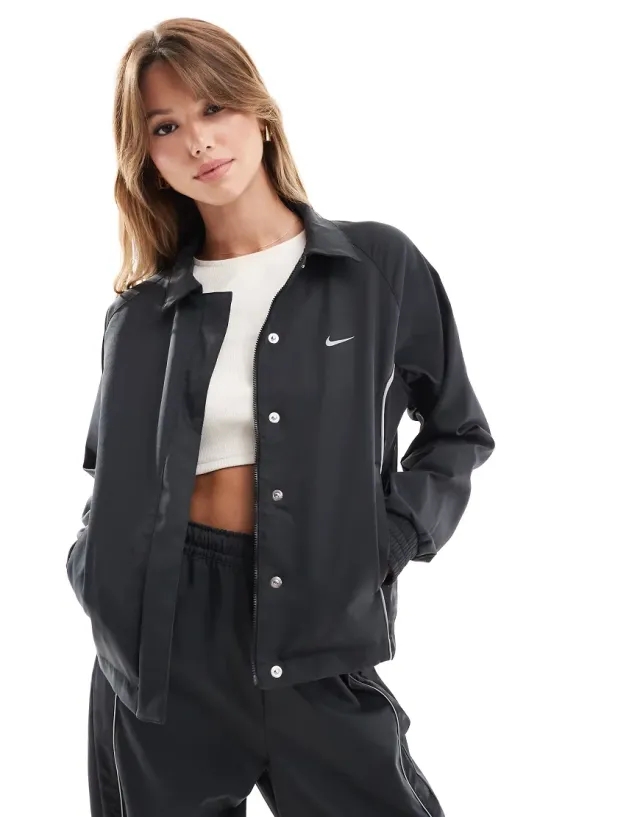 Nike Sportswear Women Jackets - Black