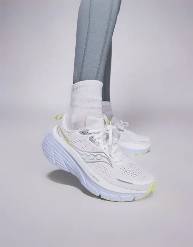 Saucony Guide 18 Women's Running Shoes - SS25
