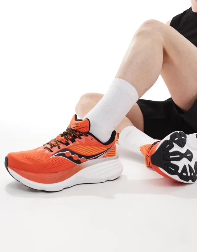 Saucony Hurricane 24 Running Trainers In Pepper And Skydiver-Orange