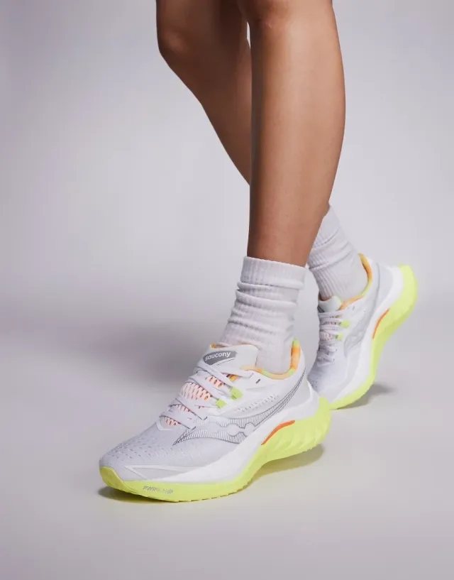 Saucony - Endorphin Speed 4 in White