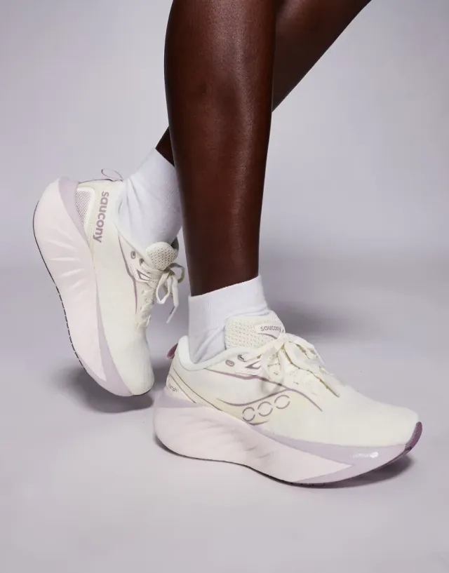 Saucony Triumph 22 Women's Running Shoes - SS25