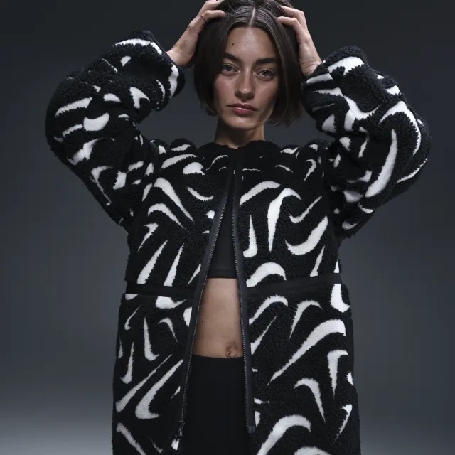 Nike Sportswear Women Jackets - Black