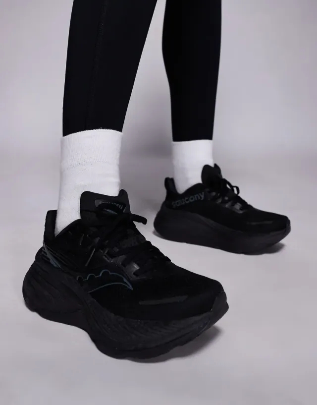 Saucony - Hurricane 24 in Black
