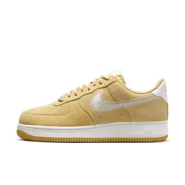 Nike Men's Air Force 1 '07 Lv8 Trend Sneaker Gold/ Sail