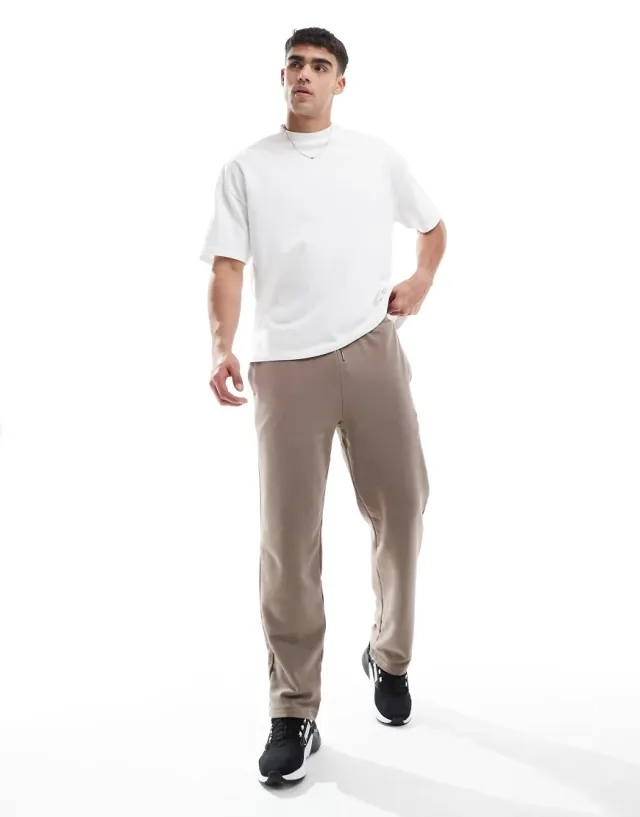 Puma Wardrobe Ess Relaxed Sweatpants In Totally Taupe-Brown