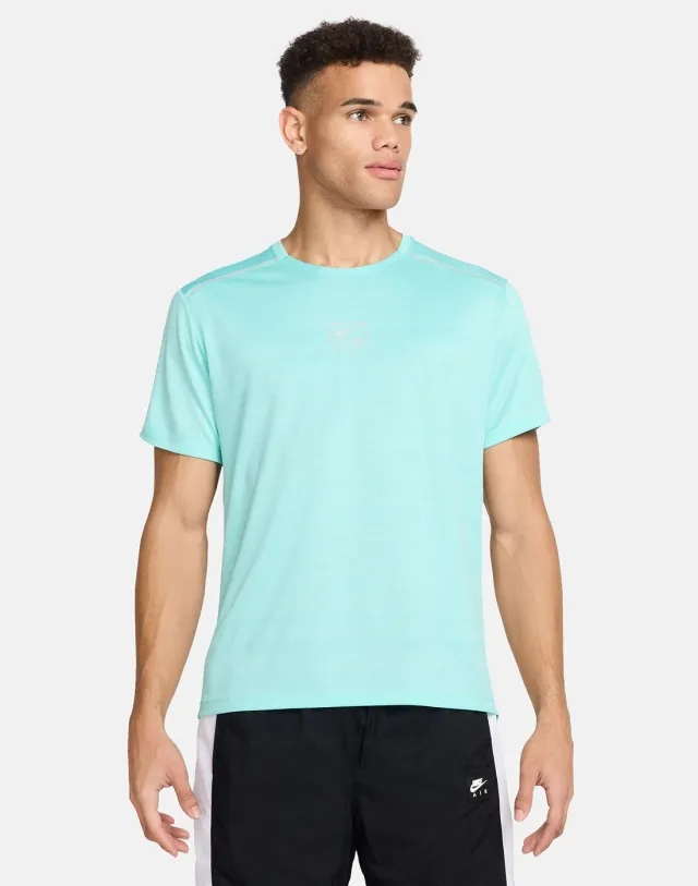 Men's Nike Swoosh Air Run T-Shirt in Green