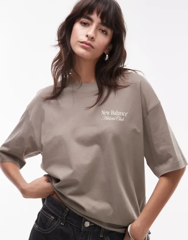 New Balance Womens Linear Oversize T-Shirt - Beige - Size L - Beige