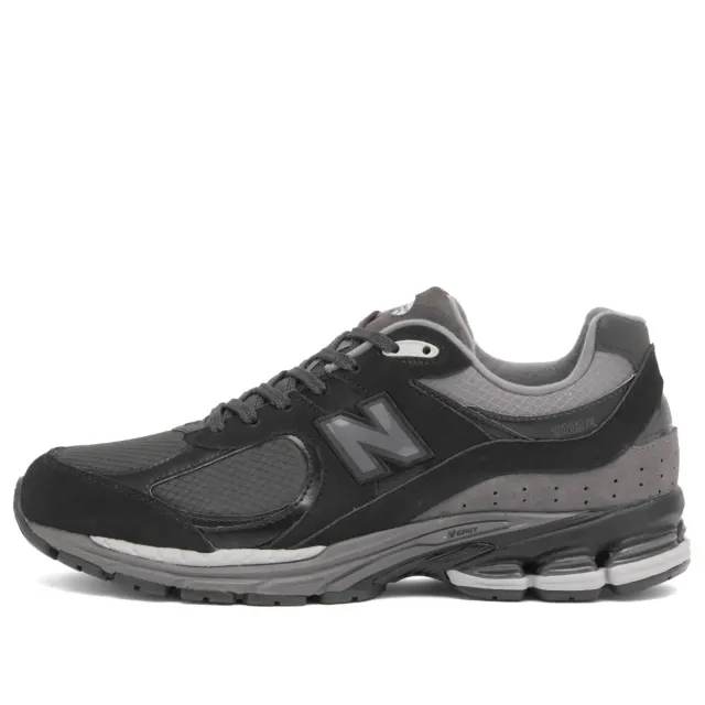 Men's New Balance 2002R Trainers in Black