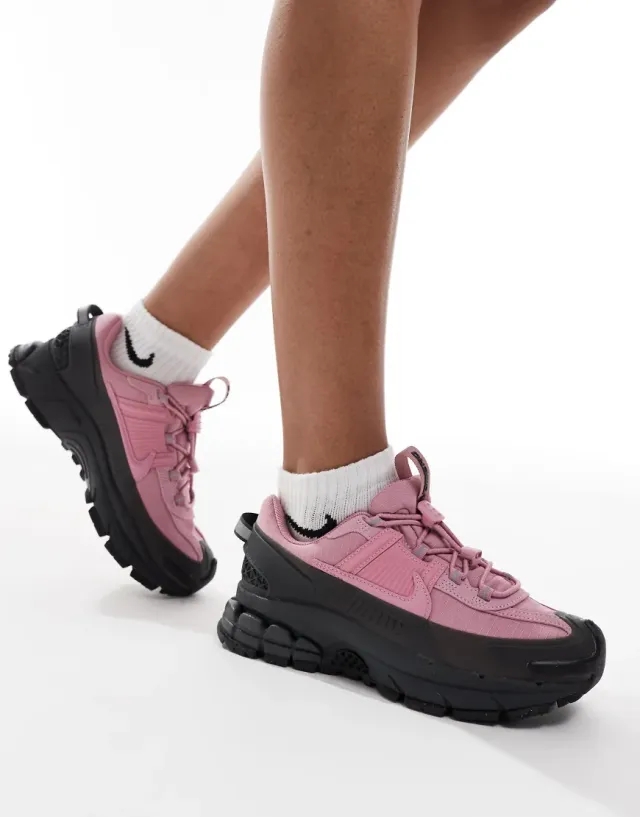 Nike Zoom Vomero 5 Roam Trainers In Pink And Blue