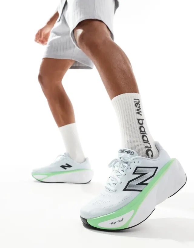 New Balance Fresh Foam X More v5 - White, White
