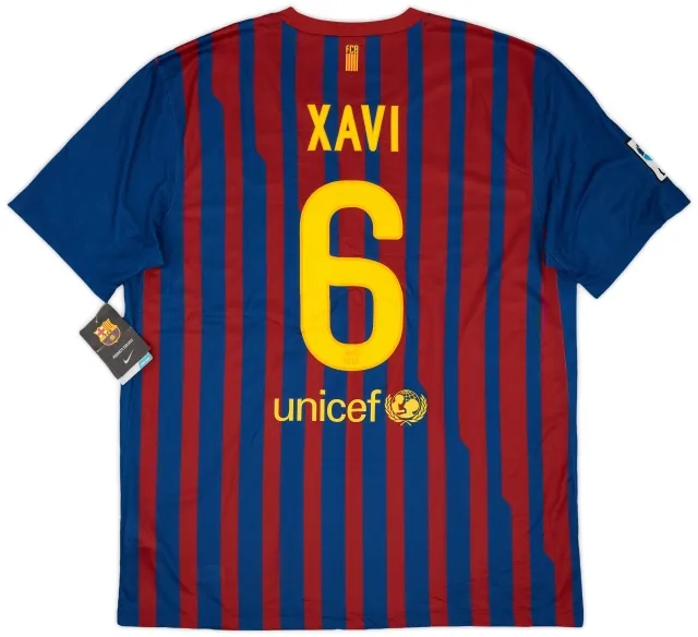 Nike 2011-12 Barcelona Home Shirt Xavi #6 (XL)