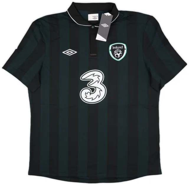 Umbro 2013-14 Ireland Away Shirt (L)