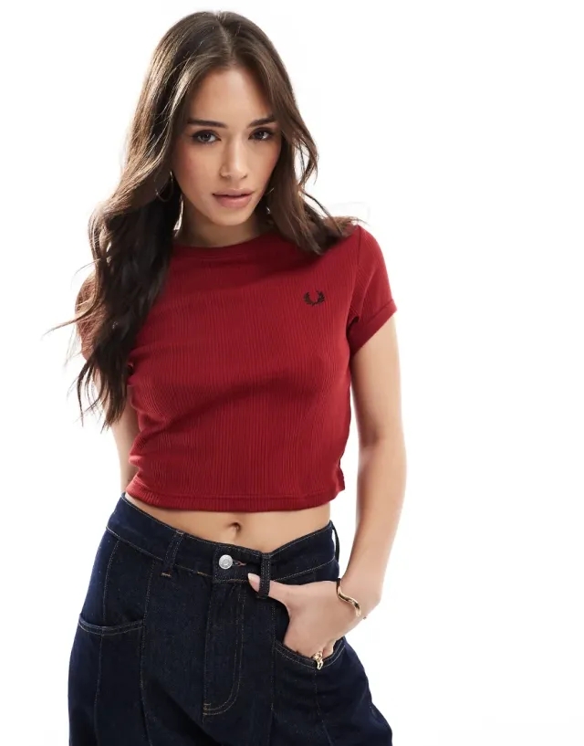 Fred Perry Cropped Ribbed T-Shirt In Red