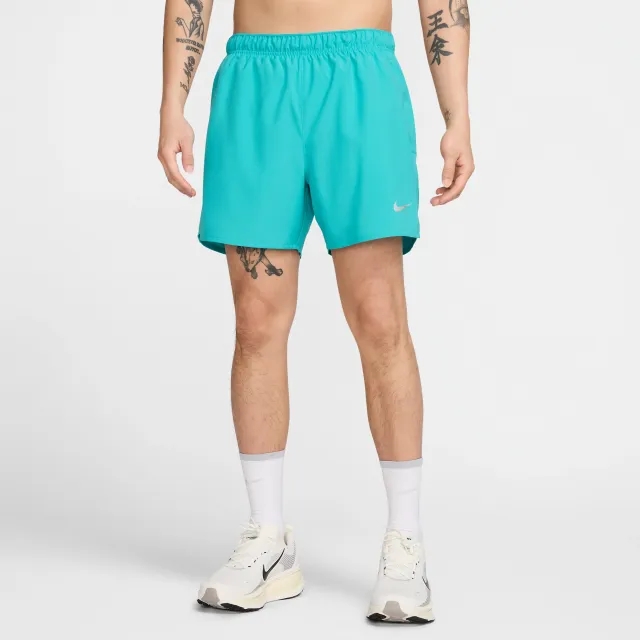 Nike Challenger Men's Dri-FIT 12.5cm (approx.) 2-in-1 Versatile Shorts - Green - Sustainable Materials